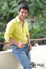 Aadi Pyaar Mein Padipoyane Press Meet Photos